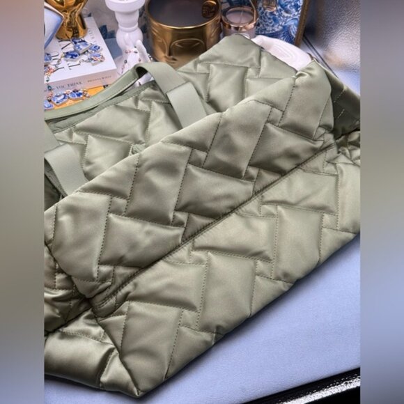 🆕 KURT GEIGER LONDON 🧿 NWOT Large Green Recycled Nylon Quilted Tote Bag - Picture 13 of 15
